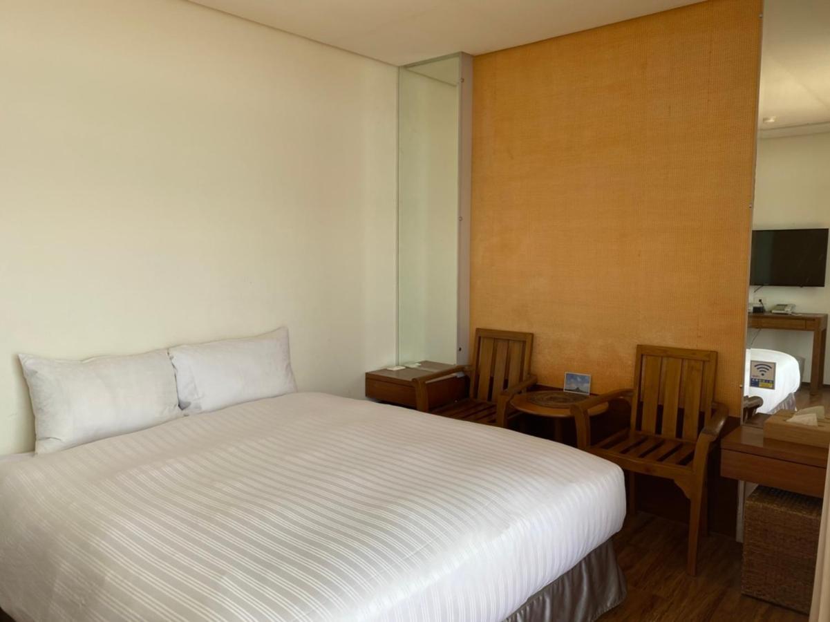 Lovesea 126 Beach Inn Kenting Exterior photo